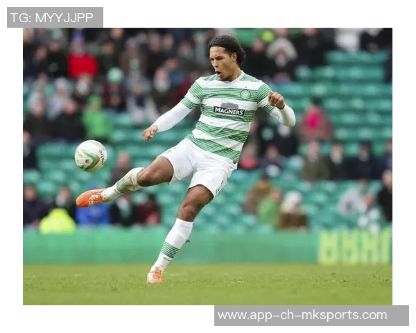 范戴克的足球传奇之路：从默默无闻到世界顶级后卫的蜕变与荣耀